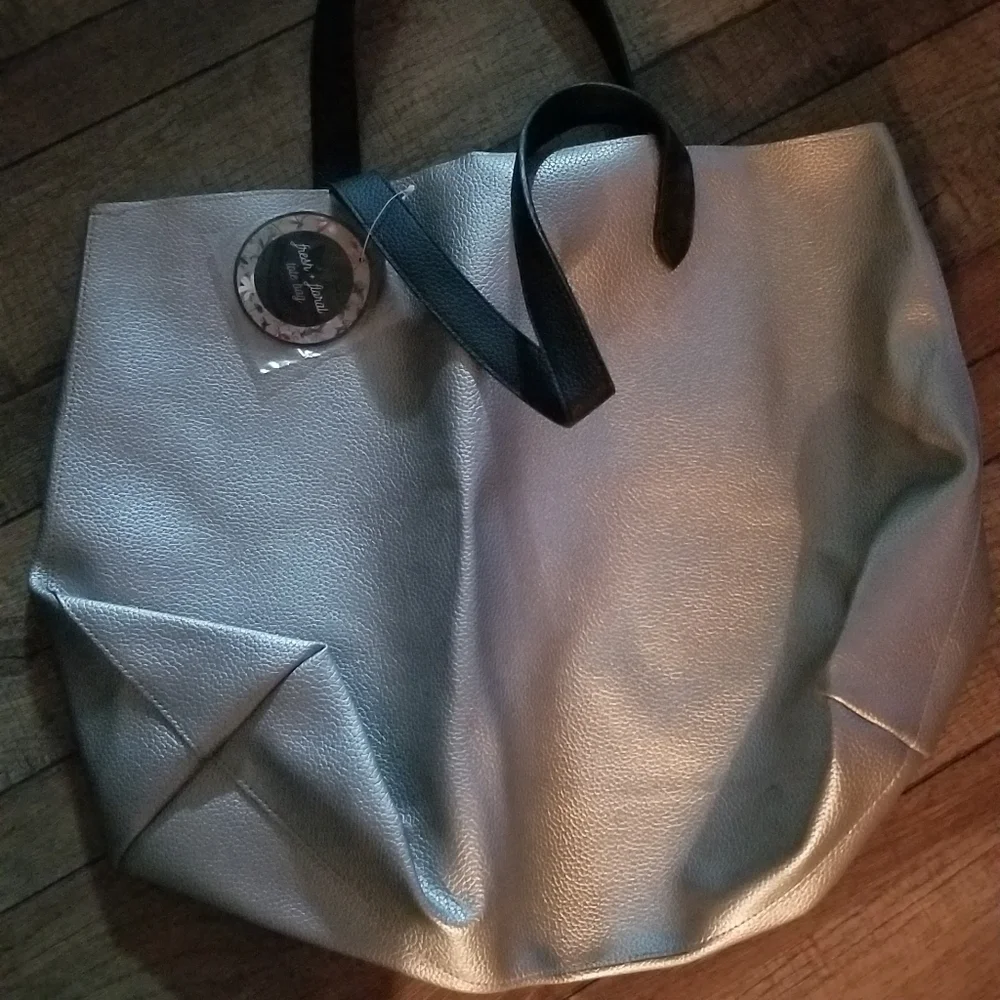 Fresh and floral totes bag. NWT